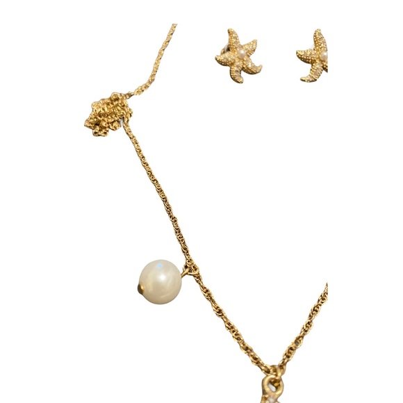 Avon Jewelry Starfish Necklace & Earring Set Gold - Picture 3 of 3
